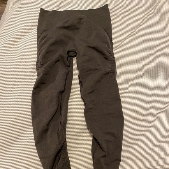 Alphalete Amplify Contour leggings in Pewter - Picture 1 of 3